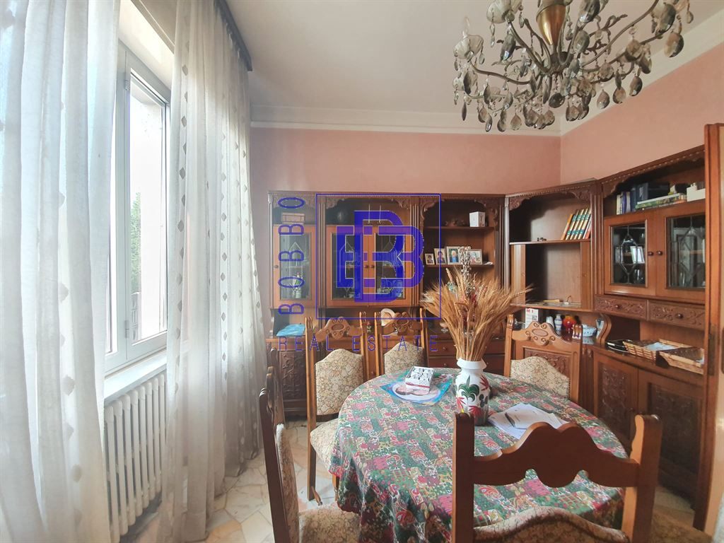 Villa Bifamiliare con giardino