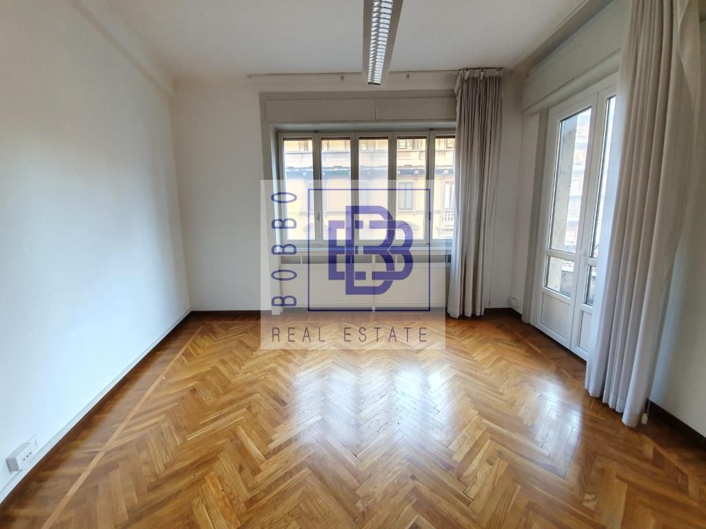 Appartamento piano alto contesto d'epoca