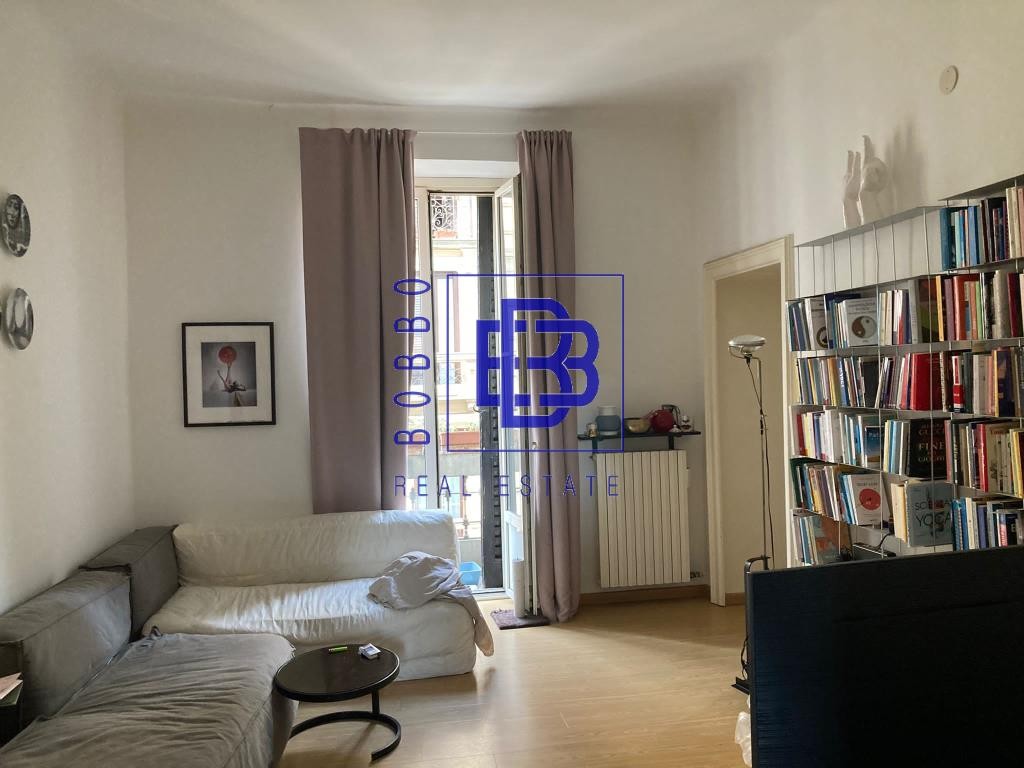 Due locali in ottima posizione Possibilità di contratto a Società.